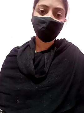 Snapshot of Mahi_Baby25 chatting on 12.16.25 Mahi Baby25 online show from 12.16.25