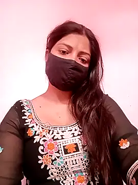 Snapshot of Mahi_Baby25 chatting on 12.17.25 Mahi Baby25 online show from 12.17.25