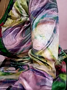 Snapshot of Mahi_Baby25 chatting on 12.22.25 Mahi Baby25 online show from 12.22.25