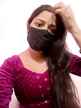 Snapshot of Mahi_Baby25 chatting on 12.23.25 Mahi Baby25 online show from 12.23.25