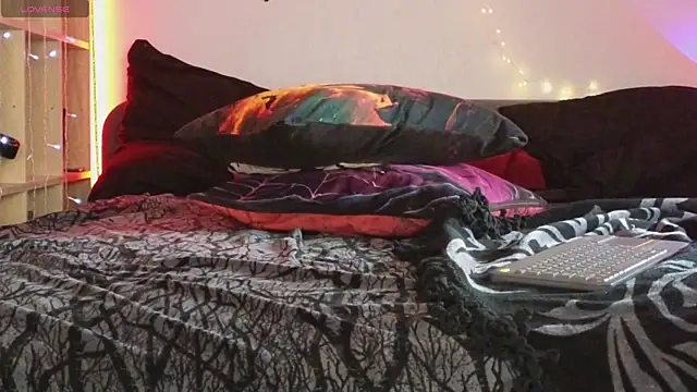 Snapshot of Devil_s_bride chatting on 07.03.26 Devil s bride online show from 07.03.26