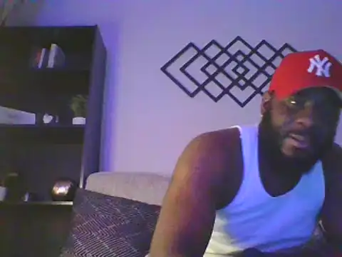 Snapshot of Stayinalive1992 chatting on 12.31.24 Stayinalive1992 online show from 12.31.24