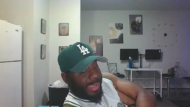 Snapshot of Stayinalive1992 chatting on 01.20.25 Stayinalive1992 online show from 01.20.25