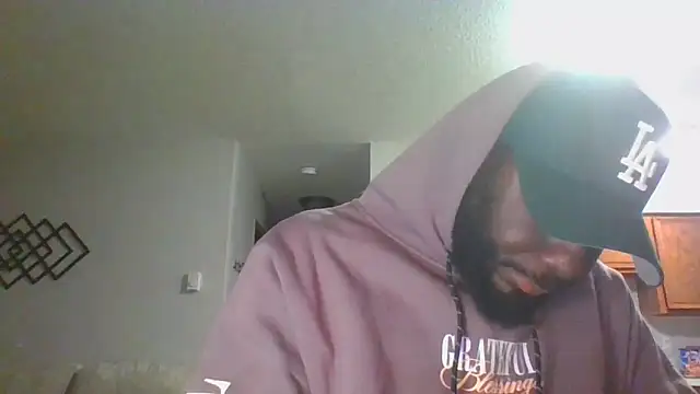 Snapshot of Stayinalive1992 chatting on 10.28.25 Stayinalive1992 online show from 10.28.25