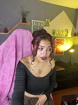 Snapshot of Liittleluaa_ chatting on 02.12.25 Liittleluaa  online show from 02.12.25