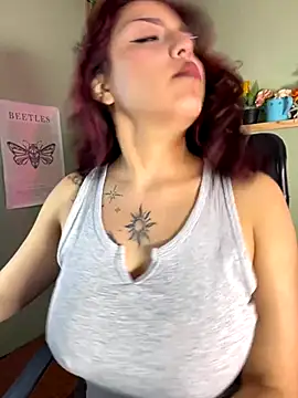 Snapshot of Liittleluaa_ chatting on 09.11.25 Liittleluaa  online show from 09.11.25