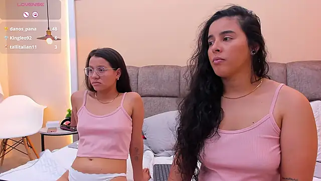 Snapshot of Dilan_y_Mia chatting on 12.12.24 Dilan y Mia online show from 12.12.24