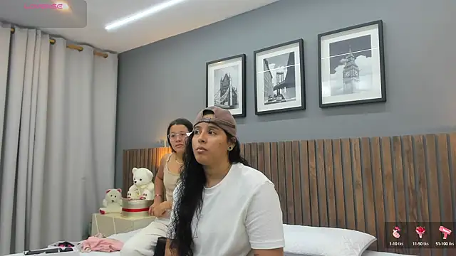 Snapshot of Dilan_y_Mia chatting on 01.13.25 Dilan y Mia online show from 01.13.25