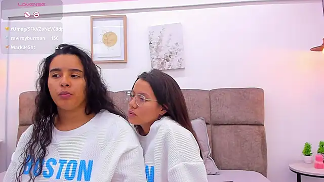 Snapshot of Dilan_y_Mia chatting on 02.12.25 Dilan y Mia online show from 02.12.25