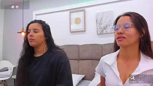 Snapshot of Dilan_y_Mia chatting on 02.13.25 Dilan y Mia online show from 02.13.25