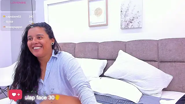 Snapshot of Dilan_y_Mia chatting on 03.14.25 Dilan y Mia online show from 03.14.25