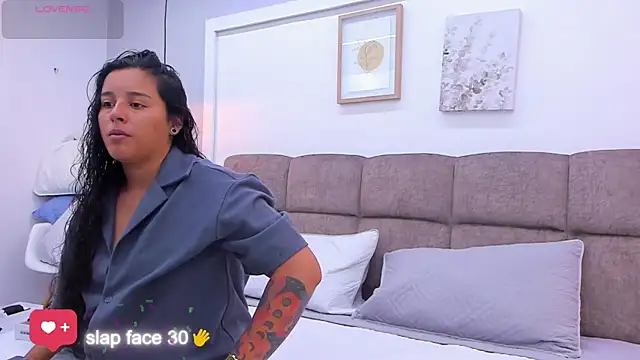 Snapshot of Dilan_y_Mia chatting on 03.19.25 Dilan y Mia online show from 03.19.25