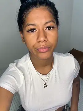 NiaBlanco online show from 02.13.26