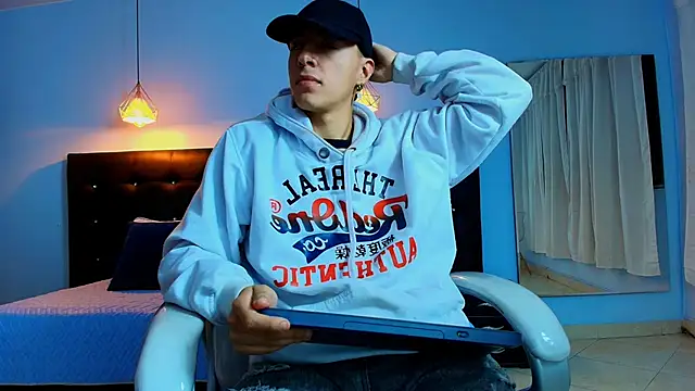 Lobo 17  online show from 02.14.25