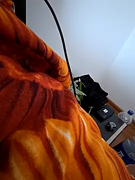 KarlosCarutox online show from 10.05.25