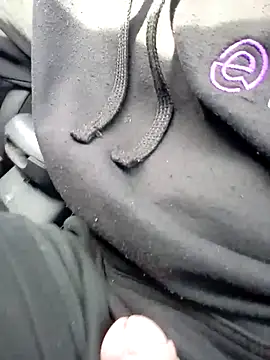 Snapshot of QcMisterv13 chatting on 03.19.25 QcMisterv13 online show from 03.19.25