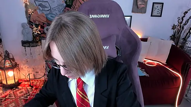 Snapshot of AphexQueen chatting on 01.20.25 AphexQueen online show from 01.20.25