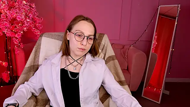 Snapshot of AphexQueen chatting on 03.10.25 AphexQueen online show from 03.10.25