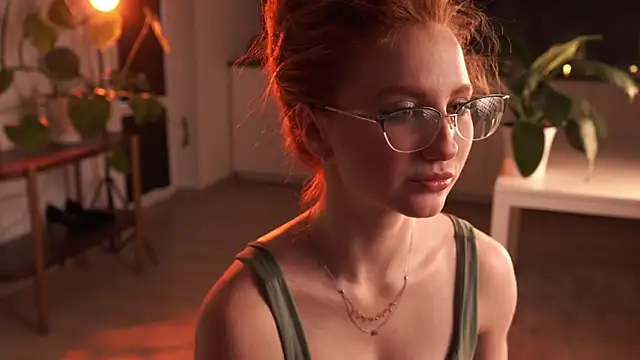 EsmaCrumbley online show from 03.04.26