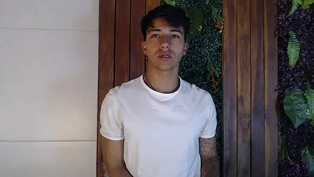 Snapshot of Andy_Joy_ chatting on 10.10.25 Andy Joy  online show from 10.10.25