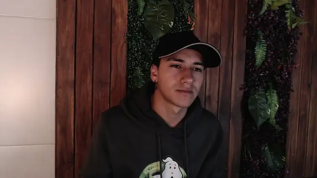 Snapshot of Andy_Joy_ chatting on 10.19.25 Andy Joy  online show from 10.19.25