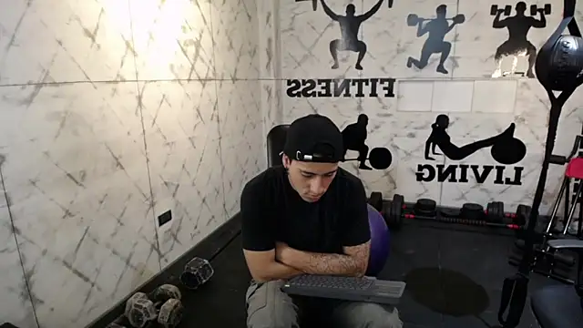 Snapshot of Andy_Joy_ chatting on 10.21.25 Andy Joy  online show from 10.21.25