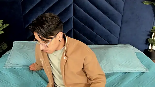 Andy Joy  online show from 03.17.26