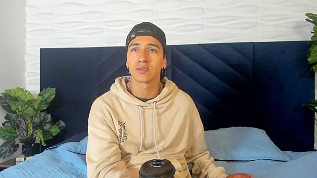 Andy Joy  online show from 04.06.26