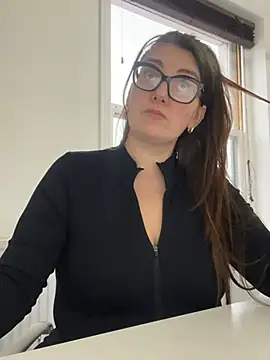 Miss Stassi online show from 12.18.24