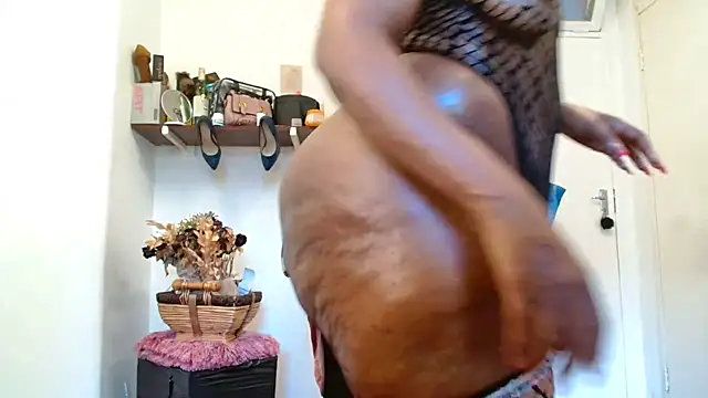 Snapshot of xTALLSEXYBUMx chatting on 02.01.26 xTALLSEXYBUMx online show from 02.01.26