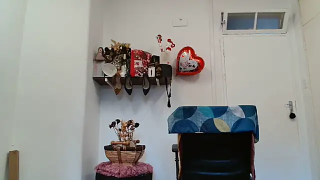 Snapshot of xTALLSEXYBUMx chatting on 02.17.26 xTALLSEXYBUMx online show from 02.17.26