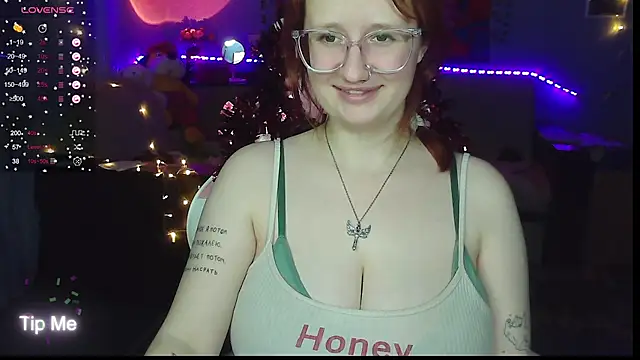 Snapshot of KrisTyBooBsin chatting on 12.13.24 KrisTyBooBsin online show from 12.13.24