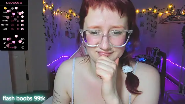 Snapshot of KrisTyBooBsin chatting on 02.14.25 KrisTyBooBsin online show from 02.14.25