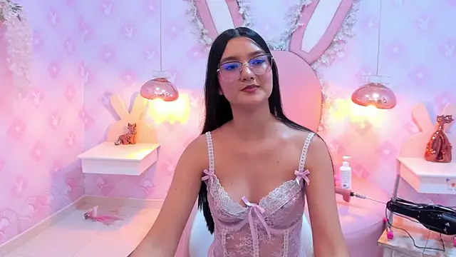 Saraa Skinny online show from 01.25.25