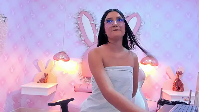 Saraa Skinny online show from 01.25.25