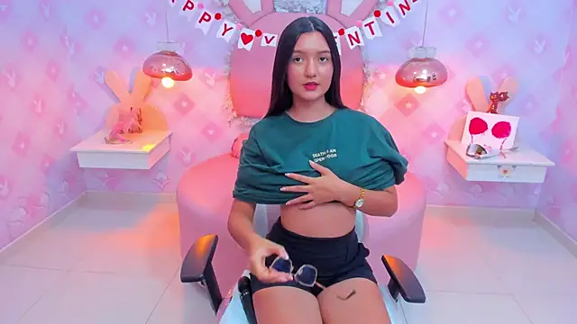 Saraa Skinny online show from 02.16.25