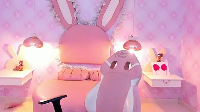 Saraa Skinny online show from 02.28.25