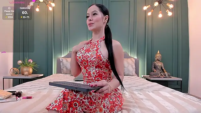 Snapshot of rubyhill_2711 chatting on 01.01.25 rubyhill 2711 online show from 01.01.25