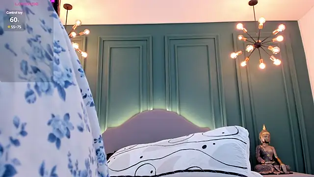 Snapshot of rubyhill_2711 chatting on 01.10.25 rubyhill 2711 online show from 01.10.25