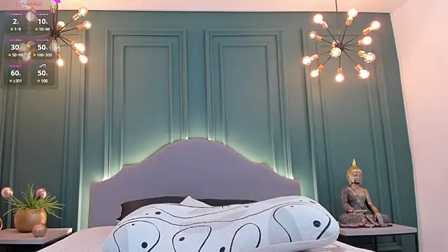 Snapshot of rubyhill_2711 chatting on 01.28.25 rubyhill 2711 online show from 01.28.25