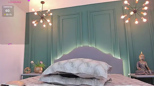 Snapshot of rubyhill_2711 chatting on 02.01.25 rubyhill 2711 online show from 02.01.25