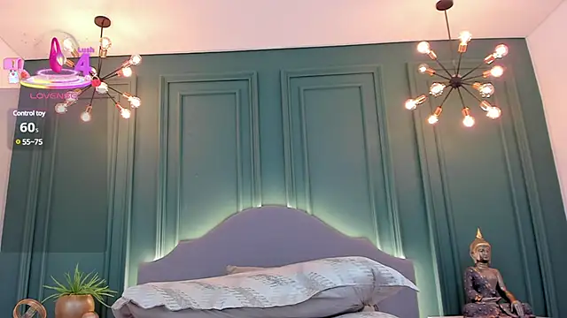 Snapshot of rubyhill_2711 chatting on 02.28.25 rubyhill 2711 online show from 02.28.25