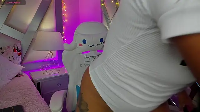 Amber villalobos  online show from 01.11.25