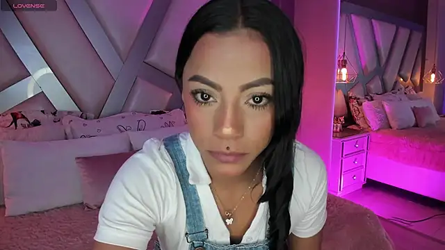 Amber villalobos  online show from 10.10.25