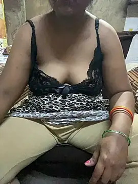 Snapshot of Tameesh_sexy_mistress chatting on 06.16.26 Tameesh sexy mistress online show from 06.16.26