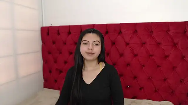 Snapshot of CarolineBrunx chatting on 01.11.25 CarolineBrunx online show from 01.11.25