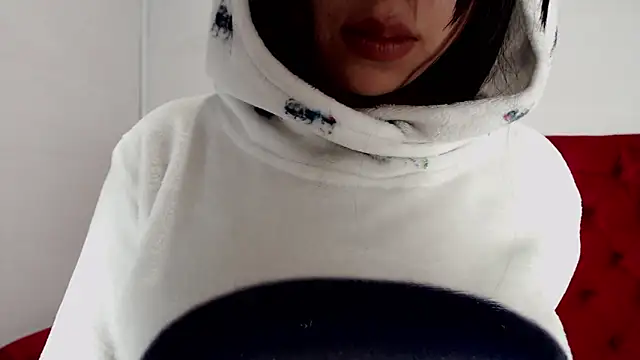 Snapshot of CarolineBrunx chatting on 01.13.25 CarolineBrunx online show from 01.13.25