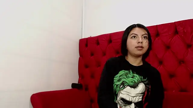 Snapshot of CarolineBrunx chatting on 02.12.25 CarolineBrunx online show from 02.12.25