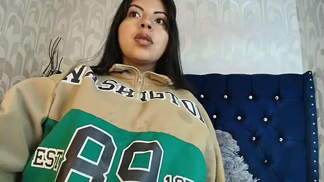Snapshot of CarolineBrunx chatting on 05.18.26 CarolineBrunx online show from 05.18.26