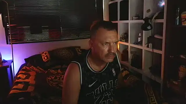 Snapshot of LukedavidDestroys chatting on 03.09.26 LukedavidDestroys online show from 03.09.26